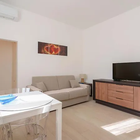 Cignani Loft - Station, Fair, Center Apartman