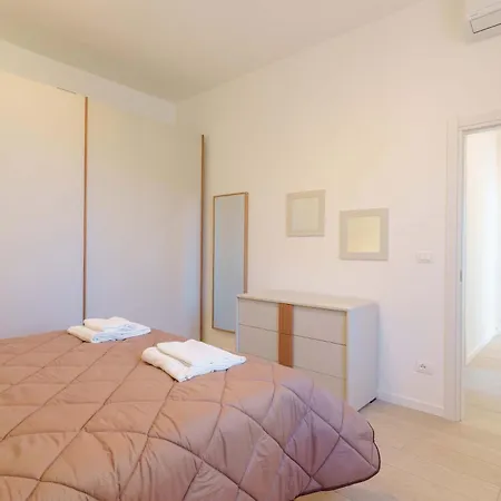Cignani Loft - Station, Fair, Center Apartman *